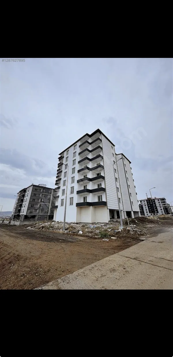 EMLAX'TAN ŞEYH ŞAMİL'DE SIFIR 3+1 SATILIK DAİRE!