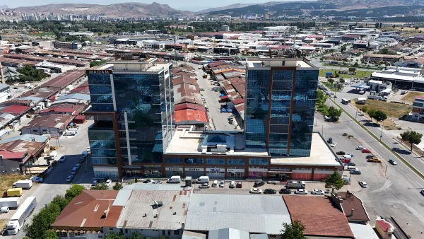 EMLAX'TAN MAQAM’DA SATILIK OFİS
