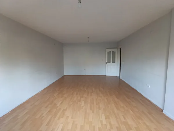 EMLAX'TAN ÜNİVERSİTE TOKİDE 3+1 KİRALIK DAİRE