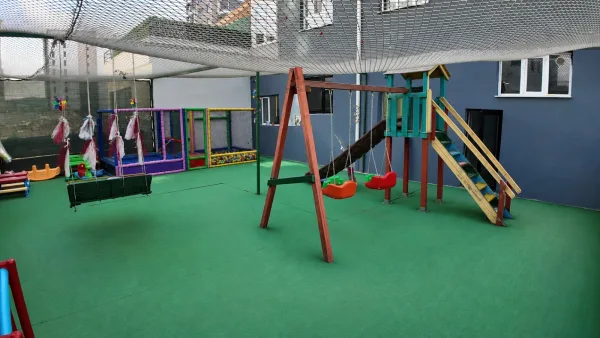 EMLAX'TAN RTE BULVARINDA RUHSASTLI DEVREN KİRALIK KREŞ