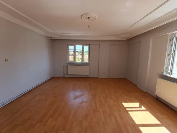 EMLAX'TAN YÜCEYURTMAHALLESİN'DE 4+1 KİRALIK DAİRE
